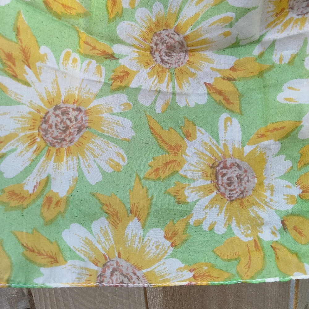 Floral Print Y2K Women's Square Scarf in Green & Yellow 20